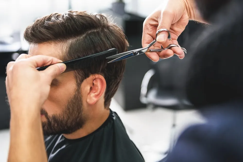 Coiffeur homme à Charmes